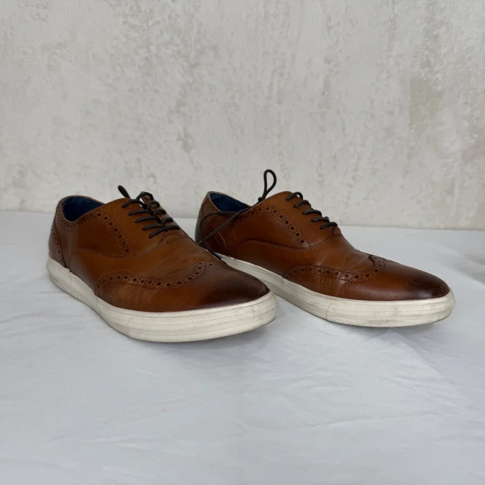 Kenneth Cole Reaction Reem Lace Up Brown Leather Wingtip Sneaker Mens 9.5 Cognac